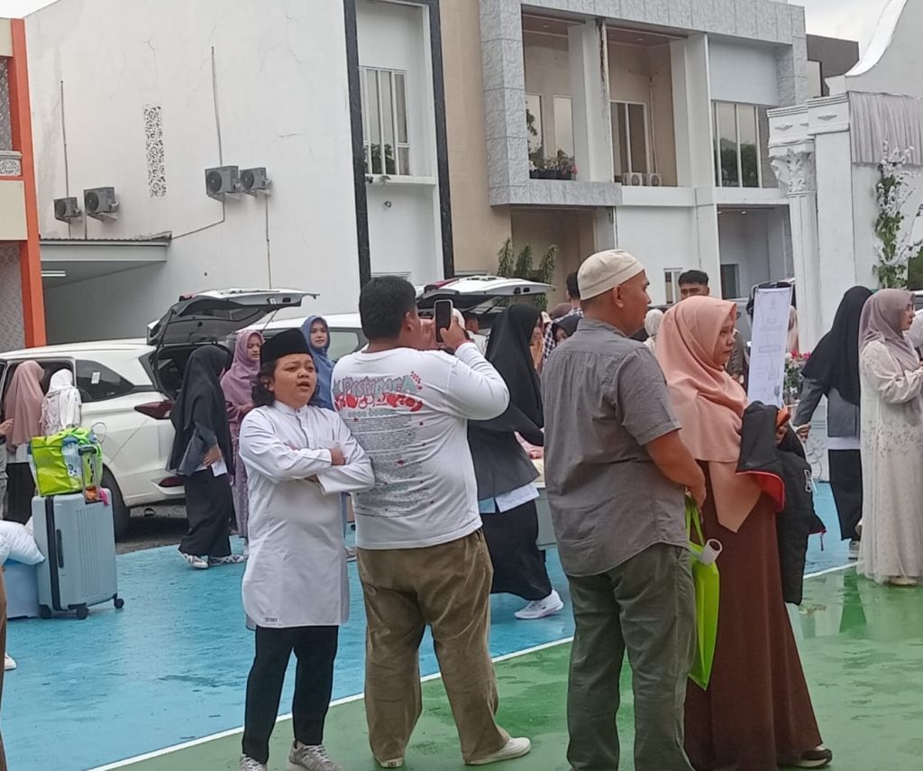 Semarak Kedatangan Santri Putri ICBS Tahun Ajaran 2026/2027: Kolaborasi UMKM Kabupaten Lima Puluh Kota dan Kehadiran Influencer Meggi Meriahkan Hari Pertama